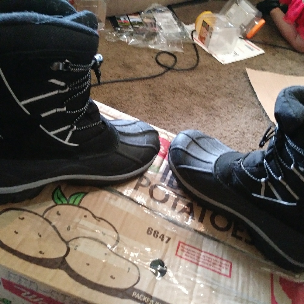 MEN'S FALLS CREEK BOOTS SIZE 7